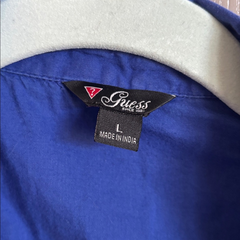 Guess button down blouse - Picture 2 of 4